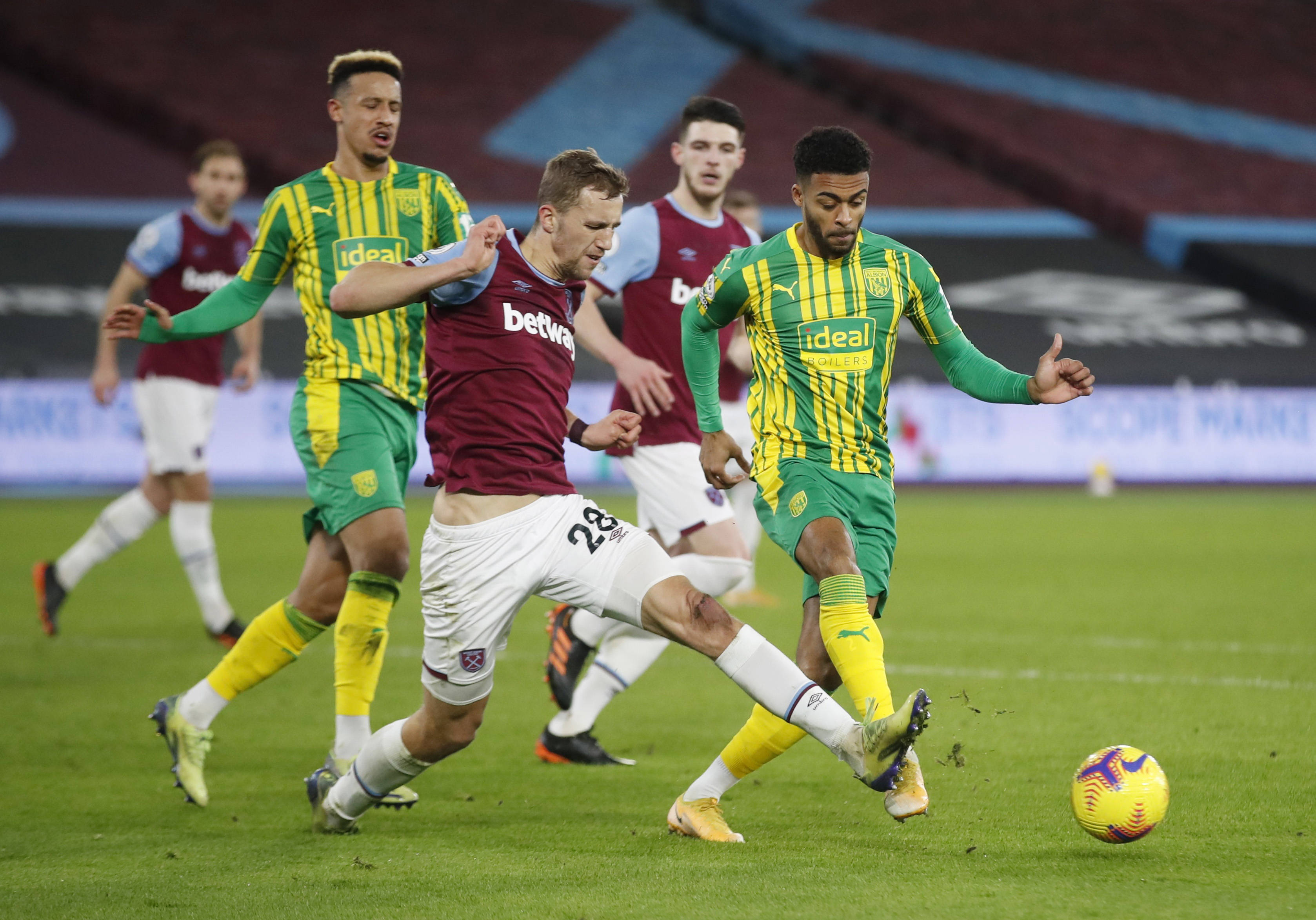 的焦点转向 的焦点转向